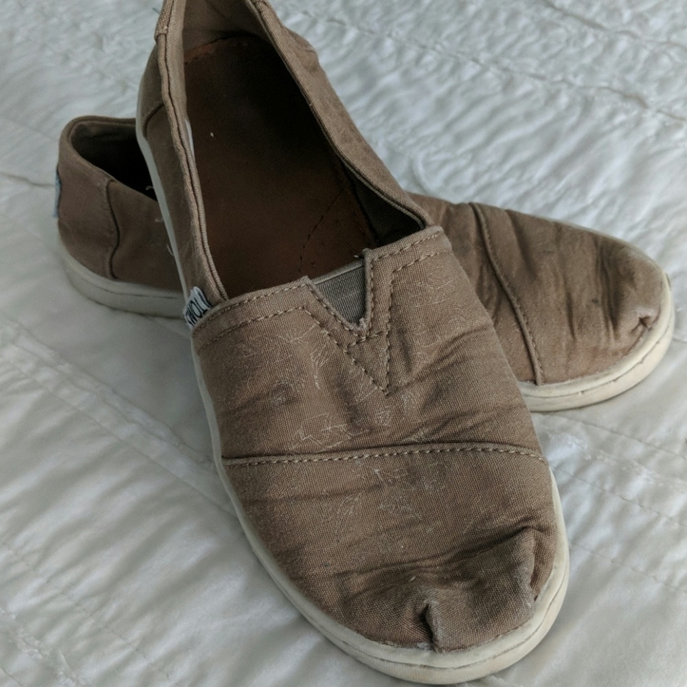 Toms